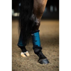 Beenbeschermers Equestrian Stockholm Blue Meadow Blauw 10 Beenbeschermers Equestrian Stockholm Blue Meadow Blauw -Paardenbenodigdheden Winkel beenbeschermers equestrian stockholm blue meadow blauw 1500x1500 174180