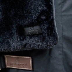 Borstbeschermer Kentucky Bont Zwart -Paardenbenodigdheden Winkel borstbeschermer kentucky bont zwart 1500x1500 137821