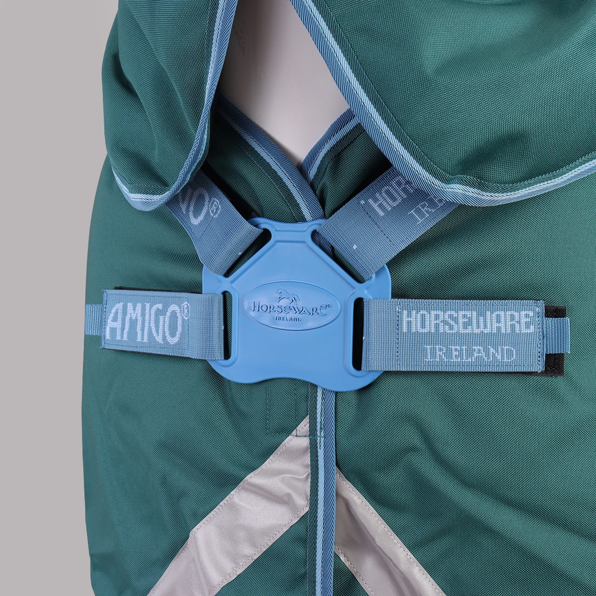 Deken Horseware Amigo Bravo 1200D Plus 100gr Disc Groen 4 Deken Horseware Amigo Bravo 1200D Plus 100gr Disc Groen - Afbeelding 2