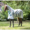 Eczeemdeken Shires Sweet Itch Full Neck Wit-donkerblauw -Paardenbenodigdheden Winkel eczeemdeken shires sweet itch full neck wit donkerblauw 1500x1500 164405