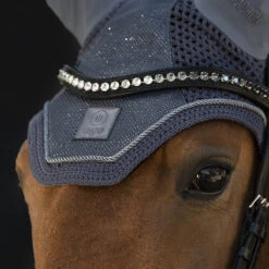Oornetje Eskadron Essence Glitter Mesh Sport Donkerblauw -Paardenbenodigdheden Winkel oornetje eskadron essence glitter mesh sport donkerblauw 1500x1500 171524