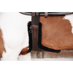 Singel Kentucky Sheepskin Met Buikflap Bruin 8 Singel Kentucky Sheepskin Met Buikflap Bruin -Paardenbenodigdheden Winkel singel kentucky sheepskin met buikflap bruin 1500x1500 137505
