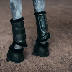 Springschoenen Equestrian Stockholm Deep Olivine Donkergroen -Paardenbenodigdheden Winkel springschoenen equestrian stockholm deep olivine donkergroen 1500x1500 151035