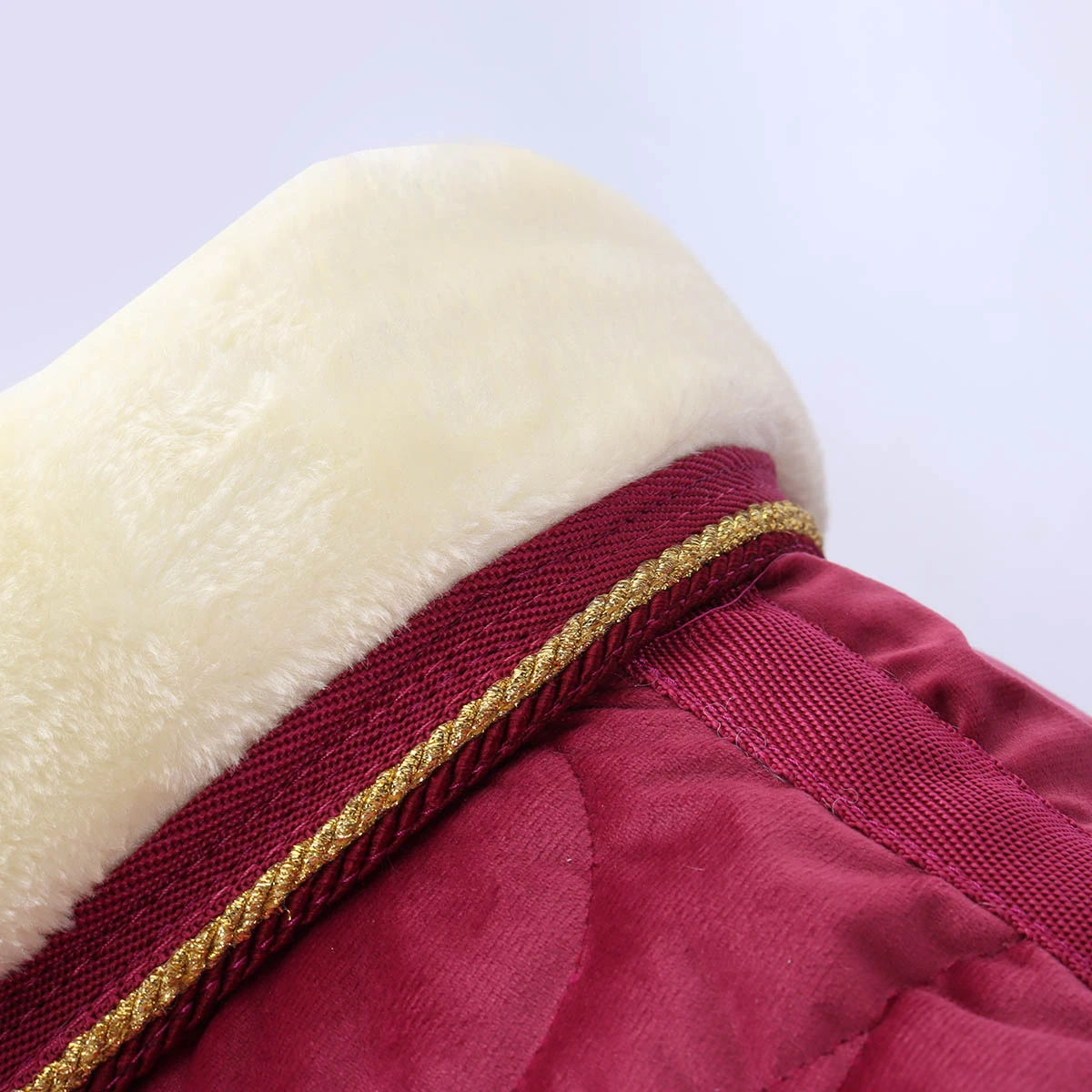 Staldeken Friesian Horse By Horsegear 160gr Donkerrood 9 Staldeken Friesian Horse By Horsegear 160gr Donkerrood - Afbeelding 7