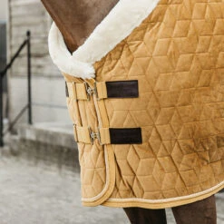 Staldeken Kentucky Velvet 160gr Donkergeel -Paardenbenodigdheden Winkel staldeken kentucky velvet 160gr donkergeel 1500x1500 139899