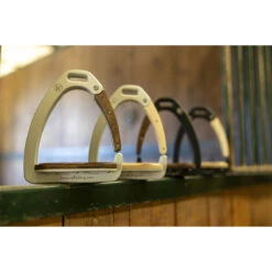 Veiligheidsbeugels Innova Riding Dynamic Zilver -Paardenbenodigdheden Winkel veiligheidsbeugels innova riding dynamic zilver 1500x1500 183302