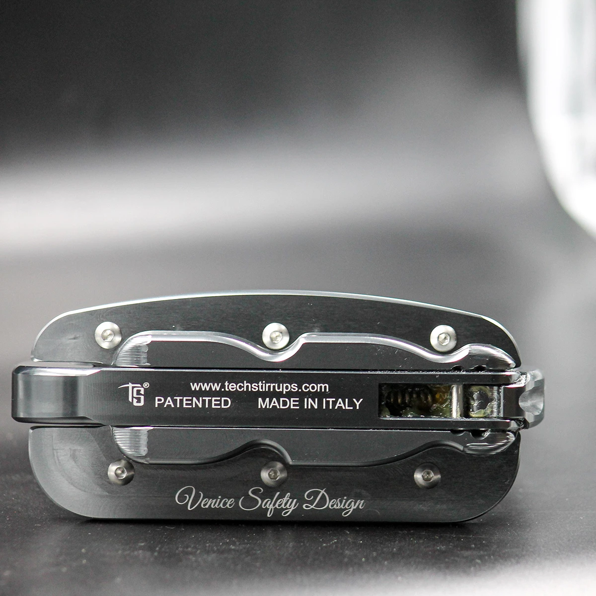 Veiligheidsbeugels Tech Stirrups Venice Dressage Sloped Zwart 9 Veiligheidsbeugels Tech Stirrups Venice Dressage Sloped Zwart - Afbeelding 7