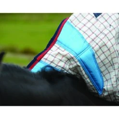 Zomerdeken WeatherBeeta Lite III Wit-donkerblauw -Paardenbenodigdheden Winkel zomerdeken weatherbeeta lite iii wit donkerblauw 1500x1500 135445